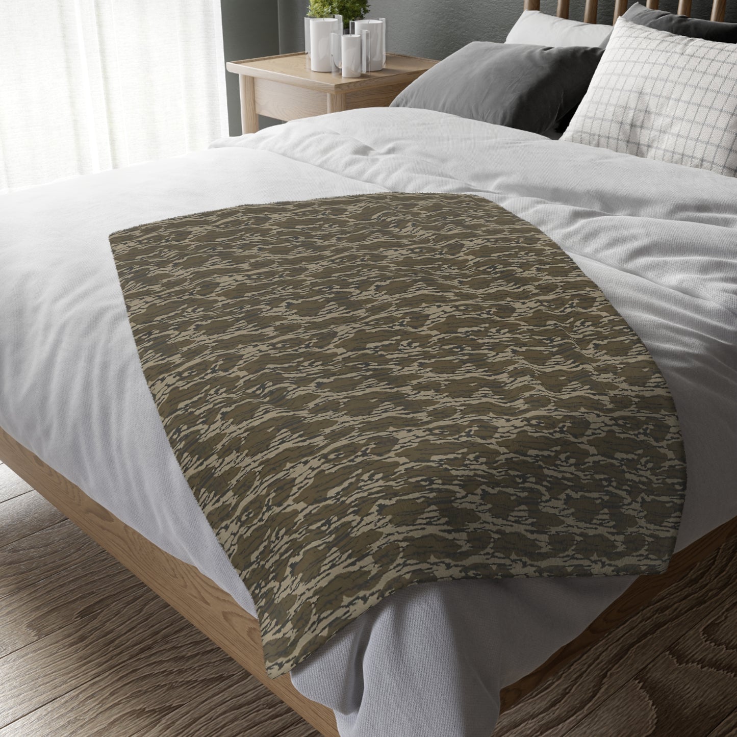 Bottomland Camouflage Fleece Throw Blanket (Two Sizes)