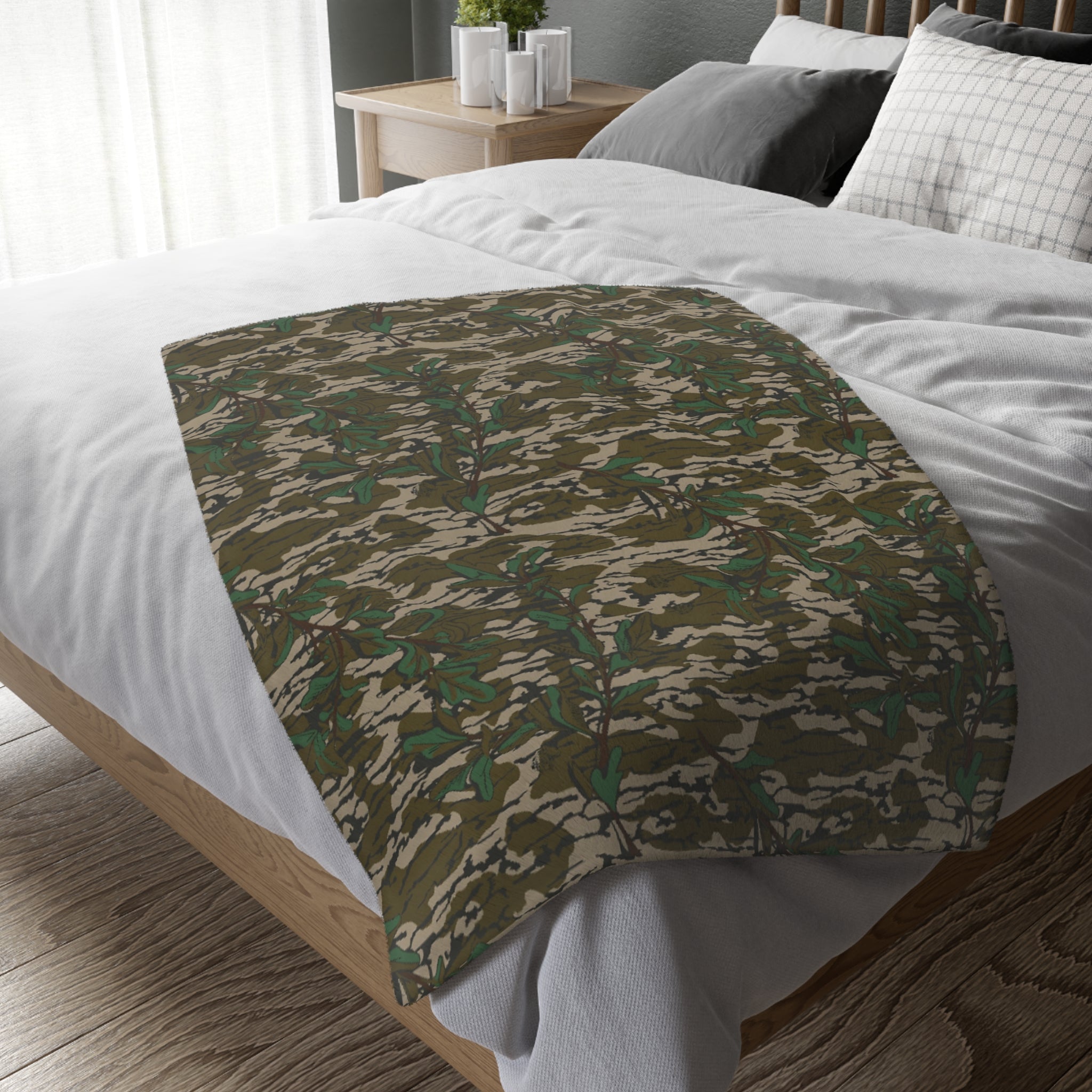 Greenleaf Camouflage Fleece Throw Blanket (Two Size Options)