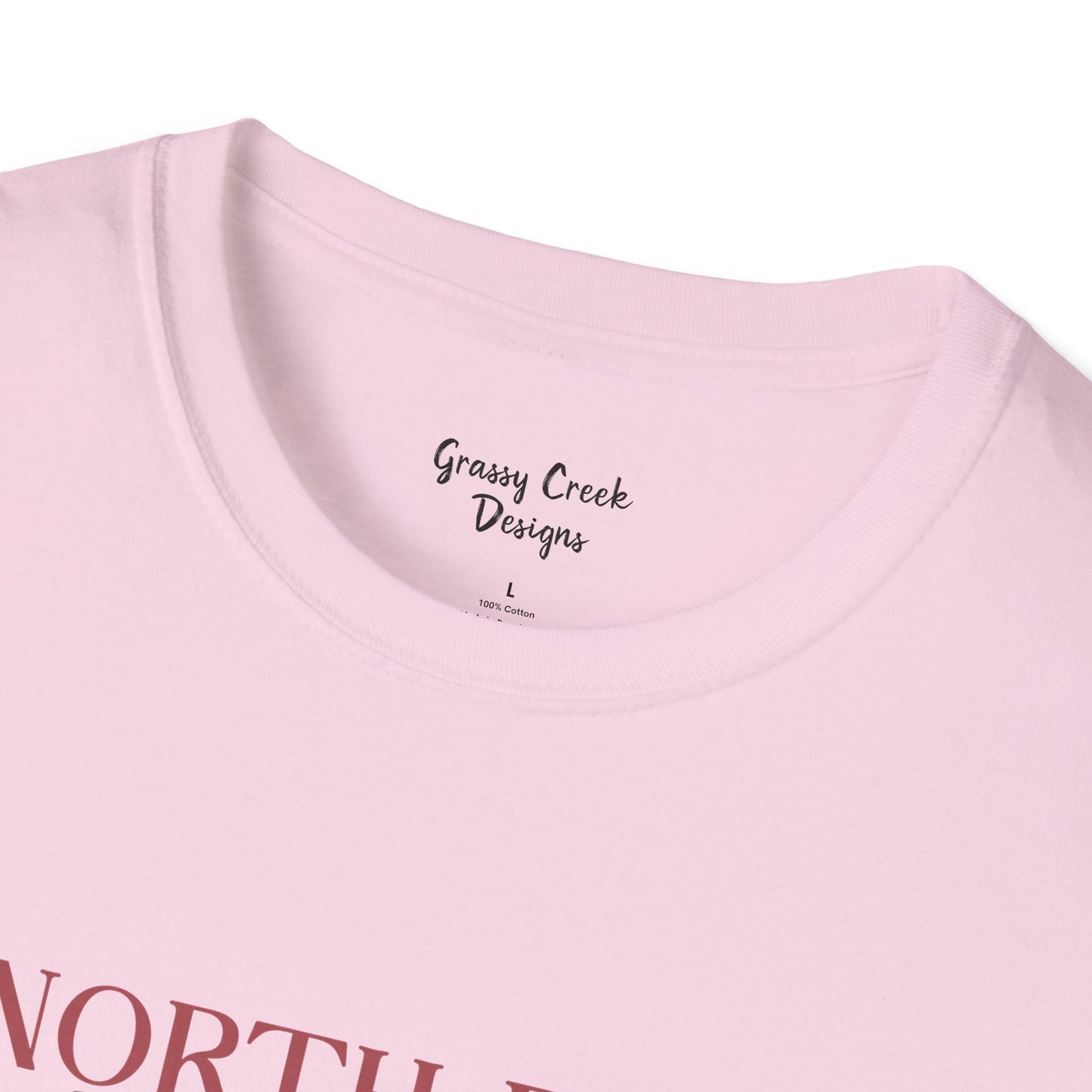 North Pole Tree Farm Vintage Truck Christmas Women’s Graphic T-Shirt