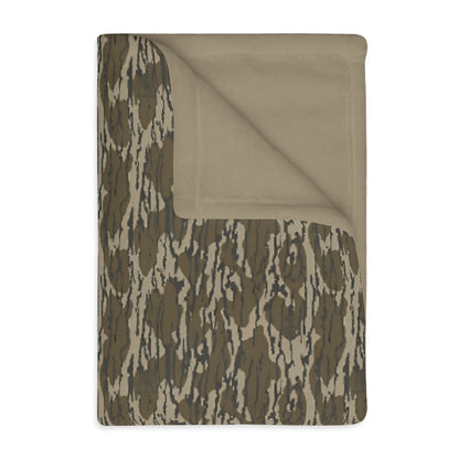 Bottomland Camouflage Fleece Throw Blanket (Two Sizes)