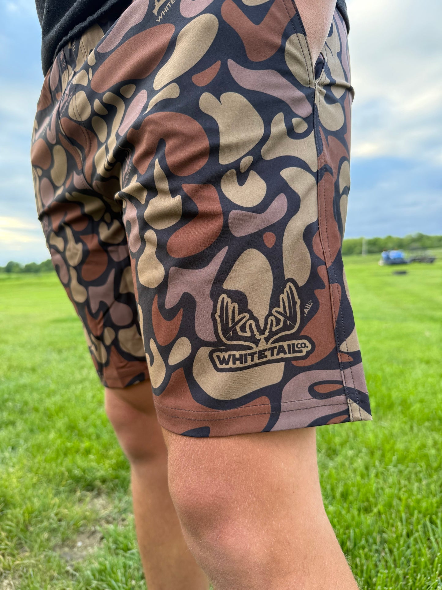 Whitetail Co. Hunt Camp Shorts Old Dark Camo