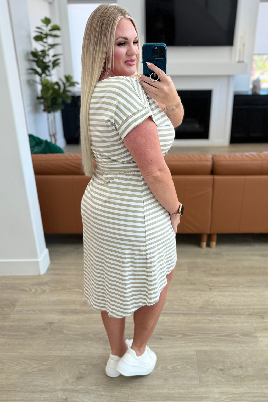 Has Merit Tulip Women's Midi Dress