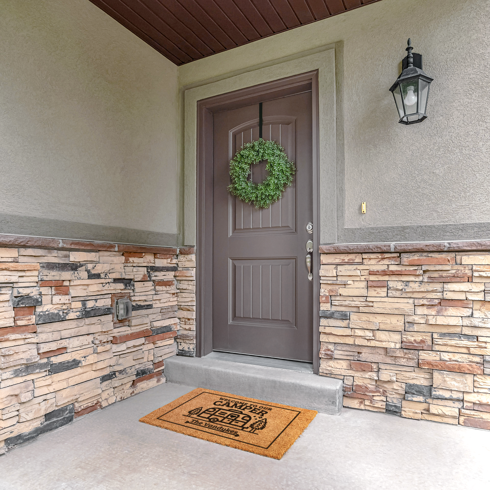 Welcome_Outdoor_Mat_Outdoor_Mat_Lifestyle_01_Mockup.png